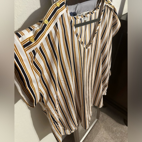Speed Limit striped blouse size 2X - Picture 4 of 9